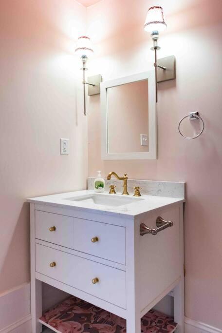 Blush And Bashful Germantown Two Bedroom Apartment Louisville Ngoại thất bức ảnh